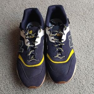 New Balance Navy and Yellow Sneakers great condition!!